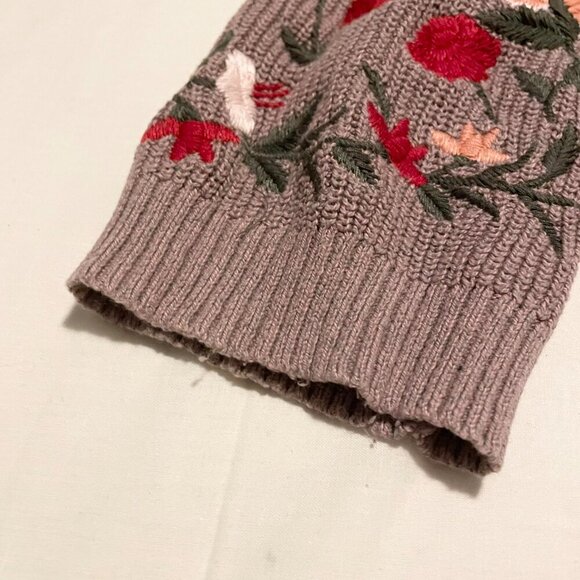 American Eagle Floral Embroidered V Neck Sweater Womens Size Medium - Picture 4 of 16